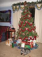 photo of plaid Holiday tree